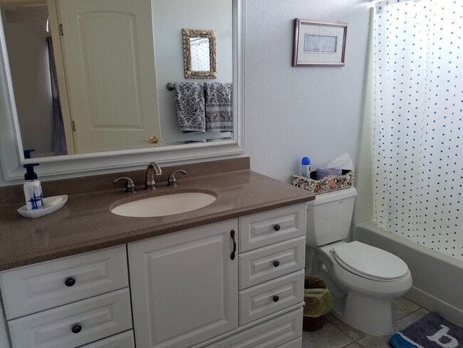 Upstairs Bathroom - 1446 Portofino Dr