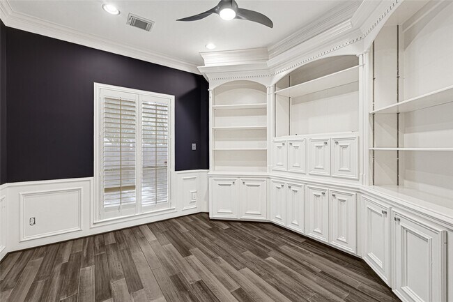 Building Photo - 6403 Parkriver Crossing