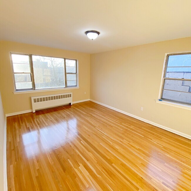 640 Throggs Neck Expy 640 Throggs Neck Expy Bronx NY 10465