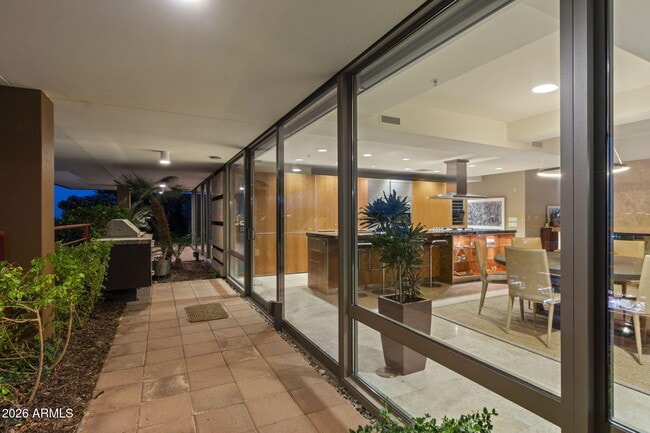 Building Photo - 7167 E Rancho Vista Dr