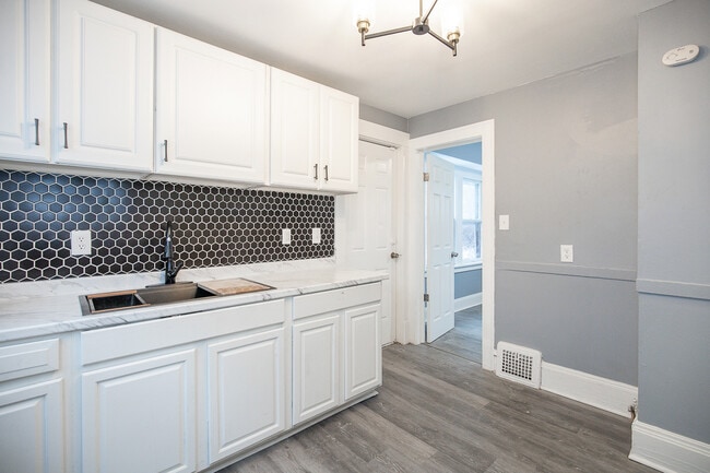 Building Photo - 10315 Gay Ave