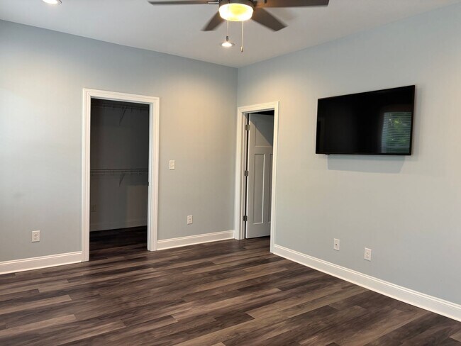 Building Photo - New home in Pine Knoll Shores