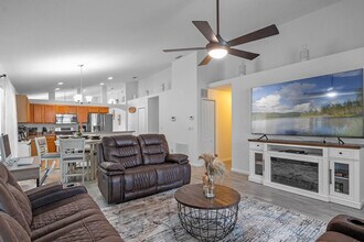 Building Photo - 15730 Bay Vista Dr