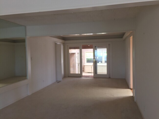 Building Photo - 1563 Sonado Rd