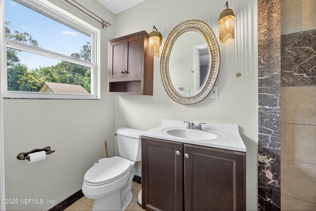 Building Photo - 3424 Cesery Blvd