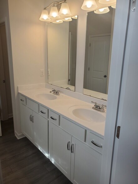 Building Photo - 5702 Hagler Loop