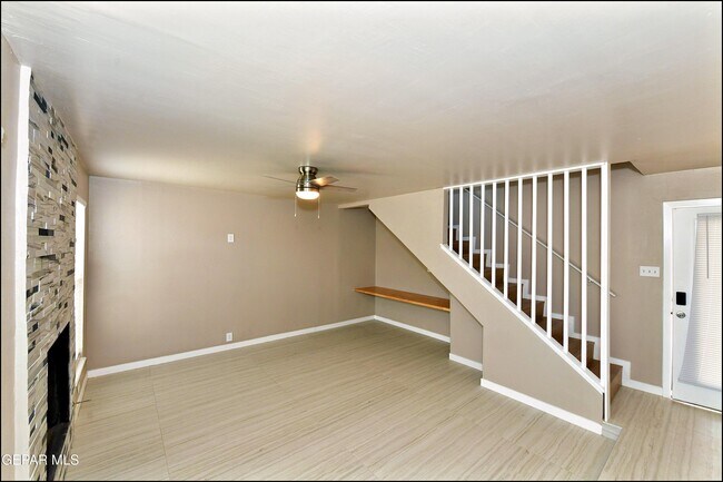 Building Photo - 6412 Pizarro St