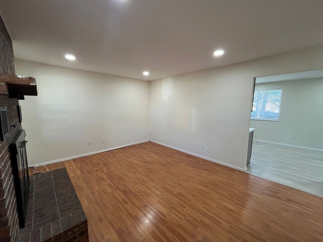 Building Photo - $500 Move in Special - Spacious 4 bed 2 ba...