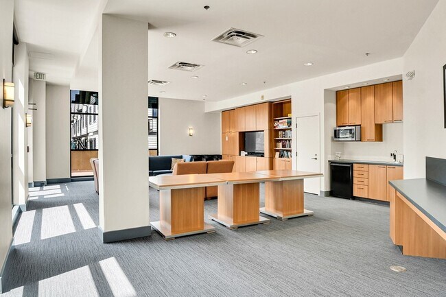 Building Photo - 5001 California Ave SW