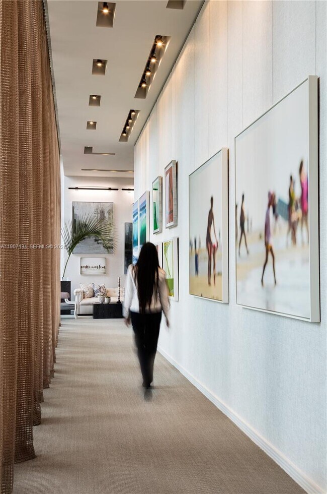 Building Photo - 2900 NE 7th Ave