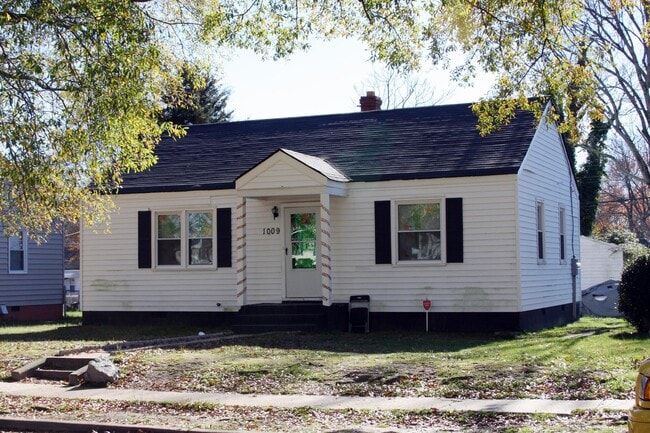 Building Photo - Price Reduced for February Move In