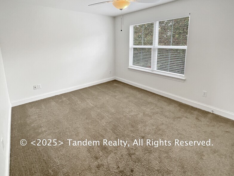 Building Photo - 209 Watson View Dr