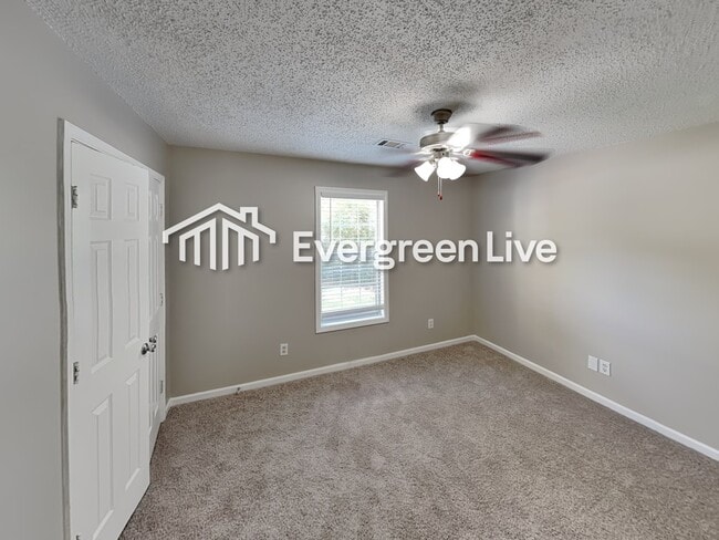 Building Photo - 55 Dove Point