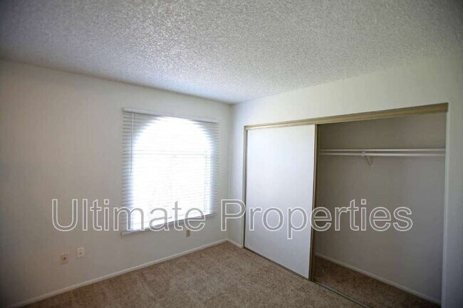 Building Photo - 5339 W Sunnyside Dr