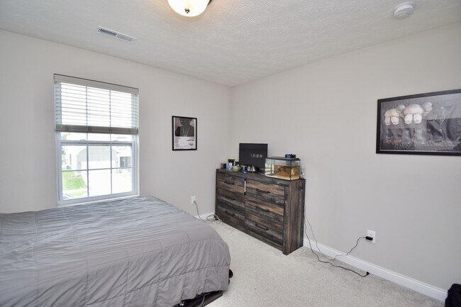 Building Photo - 7164 Glenvalley Dr
