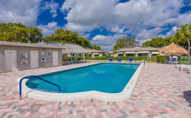 Building Photo - 1651 Palmland Dr