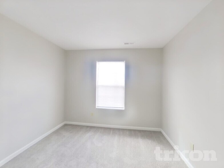 Building Photo - 1328 Wilkes Dr