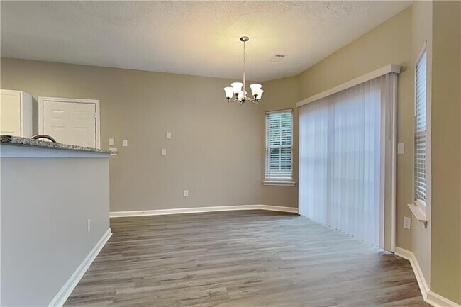 Building Photo - 2075 Beckenham Pl