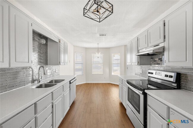 Building Photo - 4006 Waterproof Dr