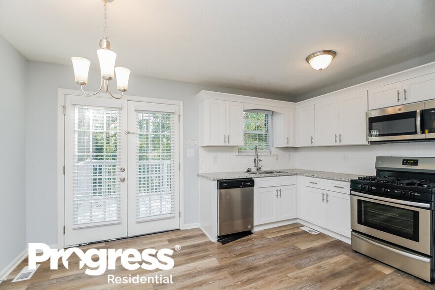 Building Photo - 2756 Sanibel Ln SE