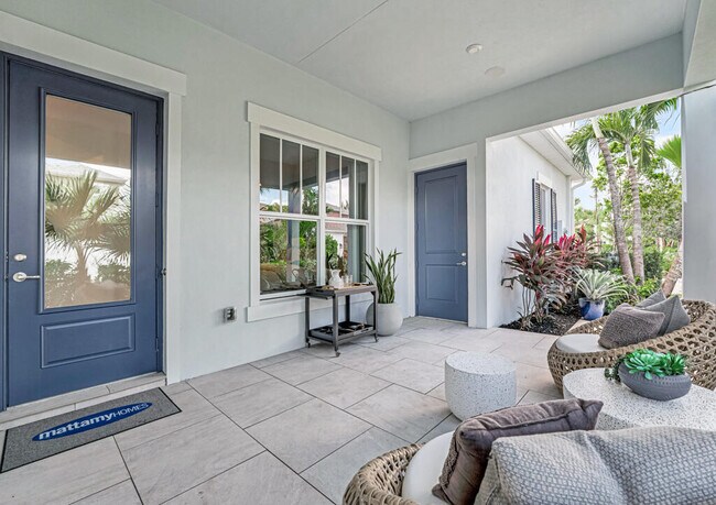 Building Photo - 923 SW Pr Ave