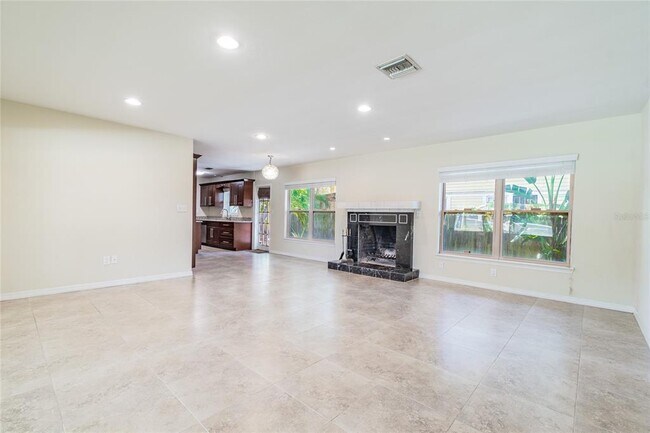 Building Photo - 303 Wildwood Way
