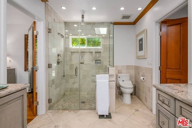 Building Photo - 9545 Dalegrove Dr