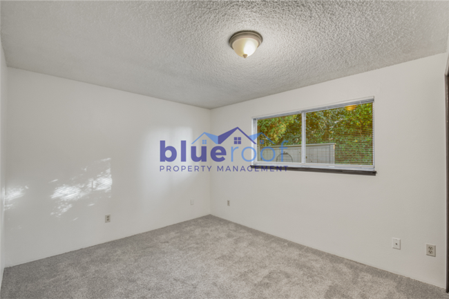 Building Photo - 14904 SE Arista Dr