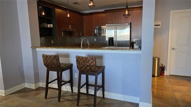 Building Photo - 628 Cleveland St