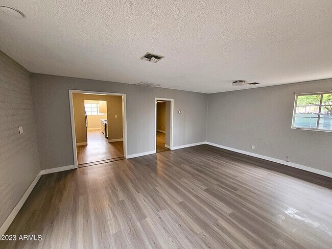 Building Photo - 2609 W McLellan Blvd