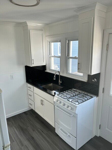 Building Photo - 903 Ocean Ave