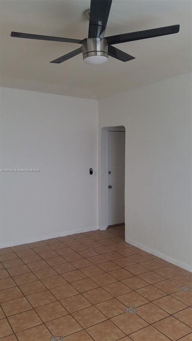 Building Photo - 215 30th St