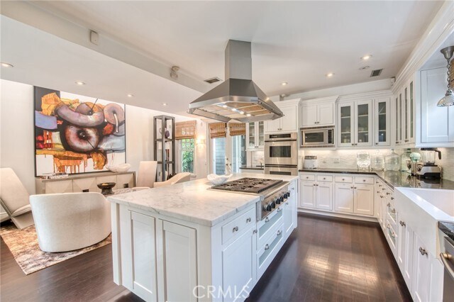 Building Photo - 325 Poppy Ave