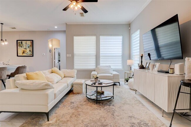 Building Photo - 5339 Canyon Hollow Dr