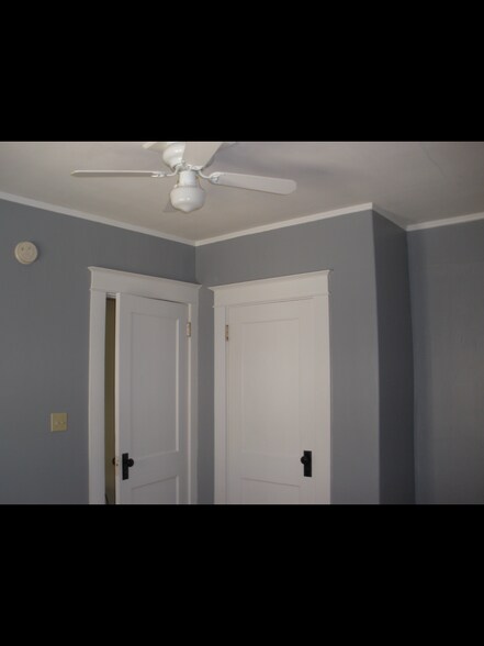 Building Photo - 154 Blanchard St