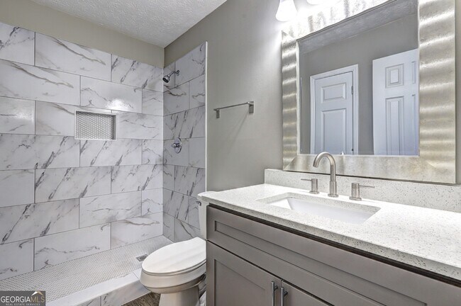 Building Photo - 604 Cloudland Dr
