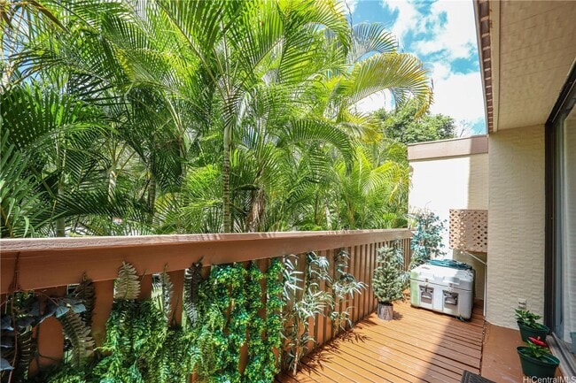 Building Photo - Makaha Valley Plantation 2 bedroom unit