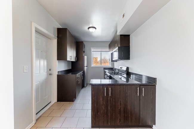 Building Photo - 7628 S Drexel Ave