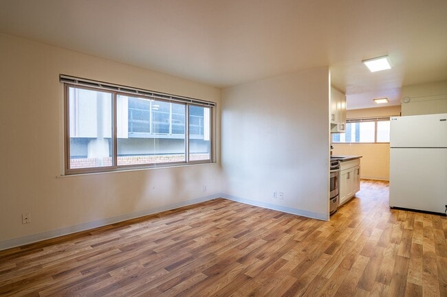 Interior Photo - La Mirada