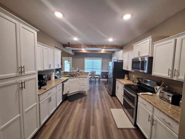 Building Photo - 249 Crusaw Dr