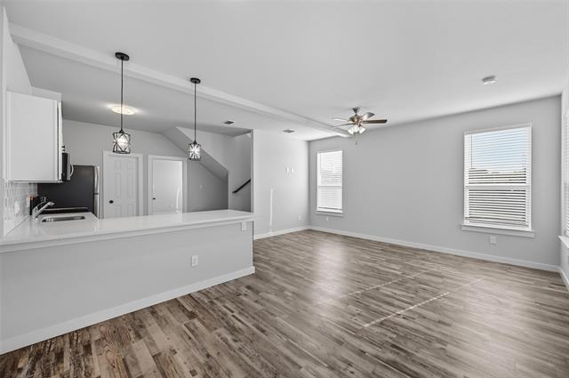 Building Photo - 3475 Valley Vista Dr