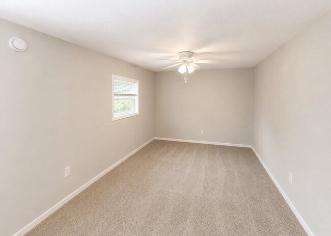 Building Photo - 2415 W Vermijo Ave