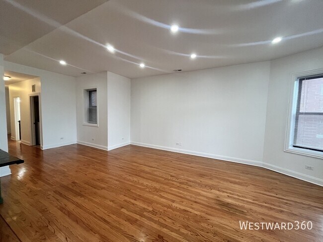 Building Photo - 5172 S Michigan Ave