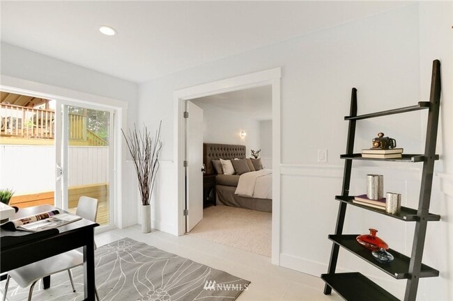 Building Photo - Charming Craftsman Home in Quiet Brighton Neighborhood!