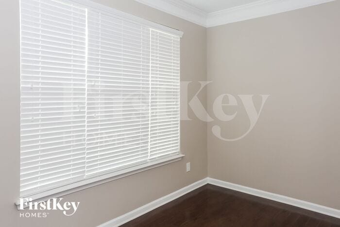 Building Photo - 132 Renville Pl