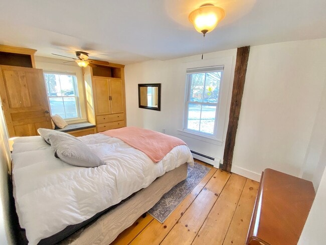 Building Photo - 3 Bedroom House Colchester Available 8/15