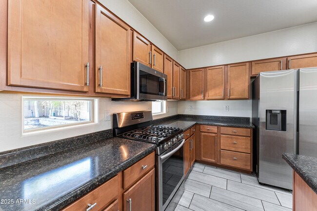 Building Photo - 3881 E Narrowleaf Dr