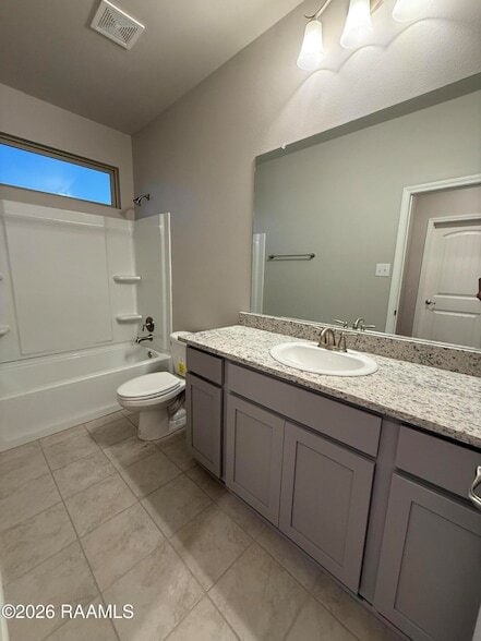 Building Photo - 401 Eastwood Dr