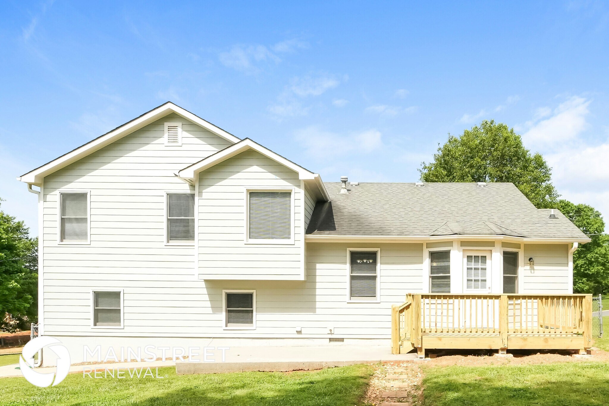 Building Photo - 22 Fairfield Dr SW