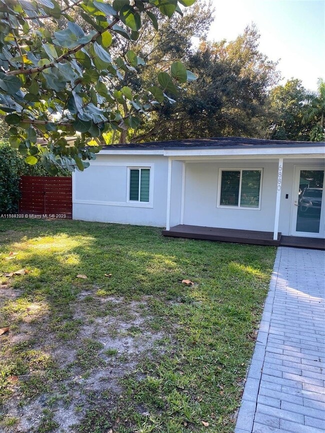 Building Photo - 6880 SW 77th Terrace